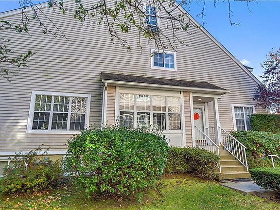 4th image of 14 Tall Tulip Ln
