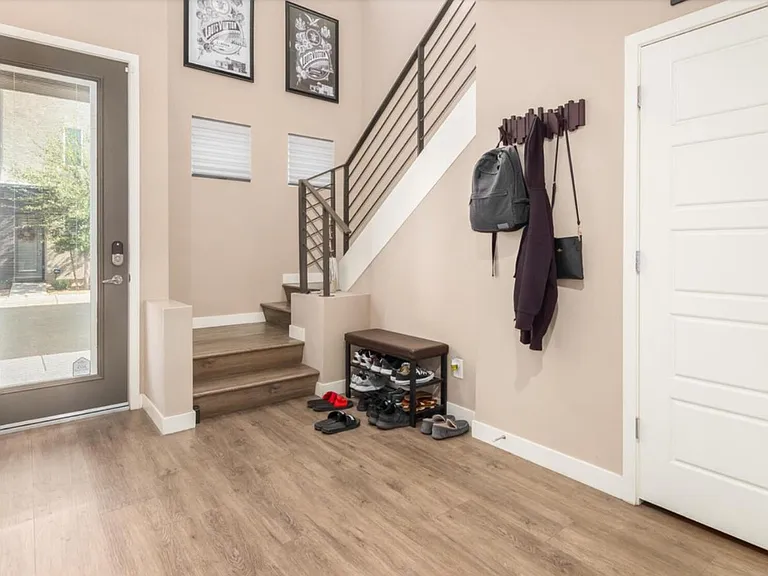 2315 E Pinchot Ave — Photo 5