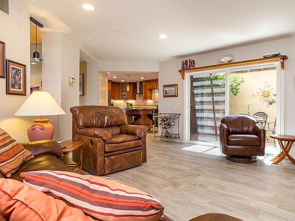 5th image of 17623 Marymont Pl