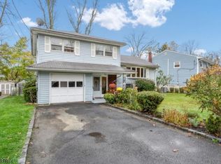 6 Canterbury Dr, Scotch Plains, NJ 07076