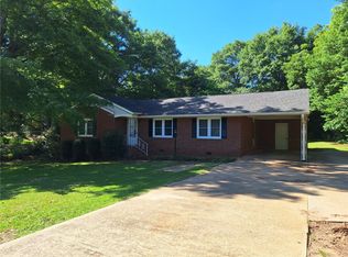 812 N 16th St, Lanett, AL 36863