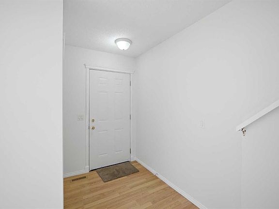 3rd image of 6016 S Martingrove Rd NE