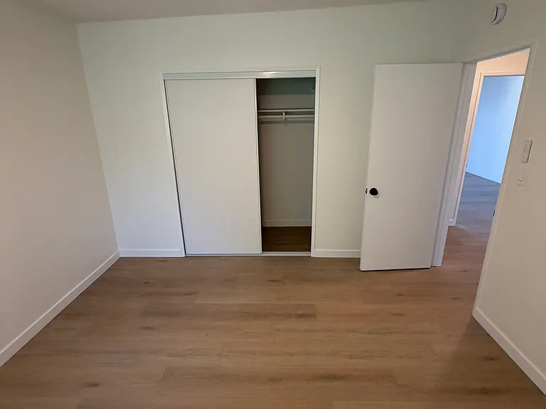 2733 Montrose Ave #5 — Photo 17