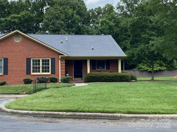 8421 Coulwood Oak Ln, Charlotte, NC 28214