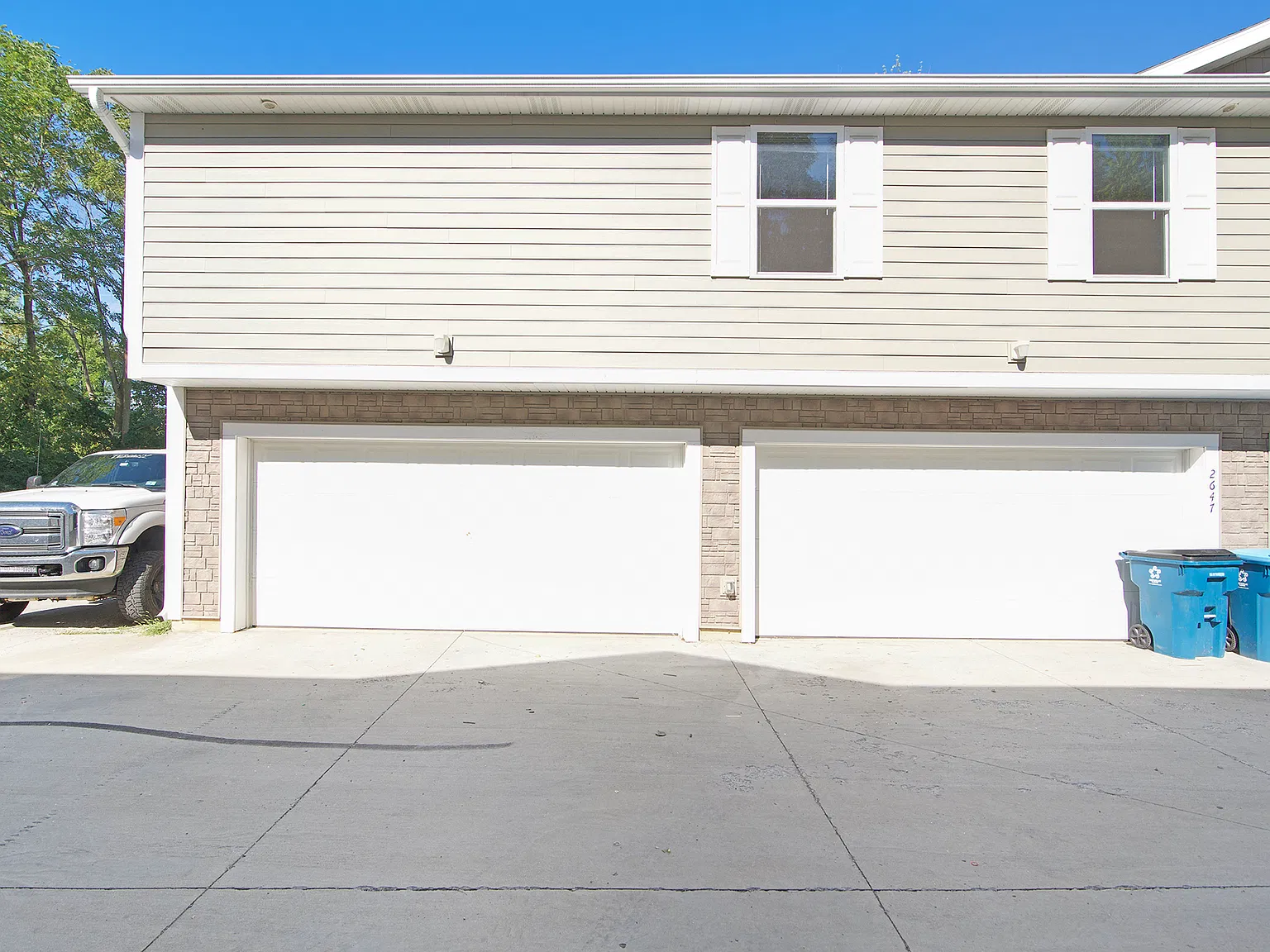 6 bed, 2500 sqft, $3,450 — Photo 3