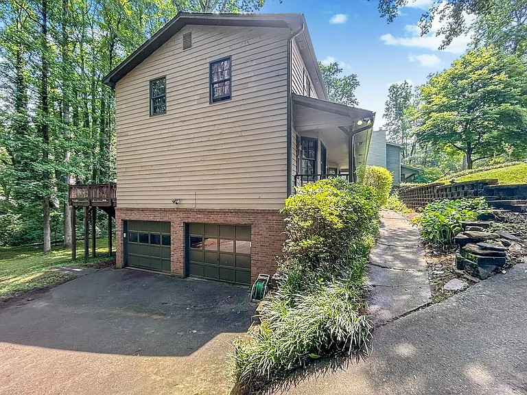 2491 Annandale Dr — Photo 38