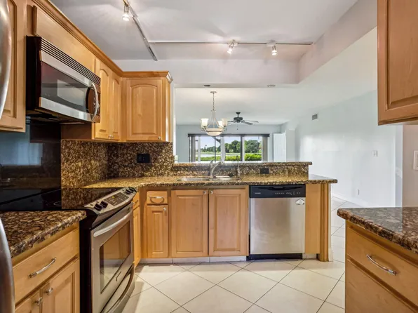 2900 SW 22nd Circle #221f, Delray Beach, FL 33445