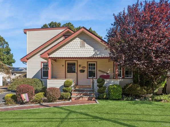 2171 Washington St, Merrick, NY 11566