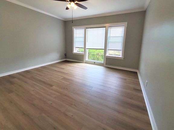 5th image of 2064 W Hutchinson St #1