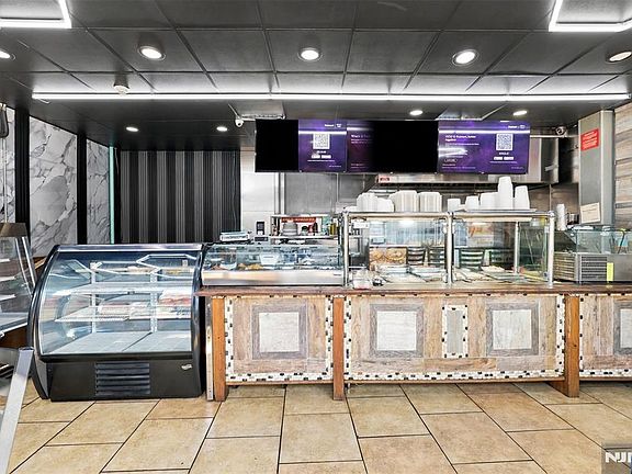 3rd image of 507 Market Street