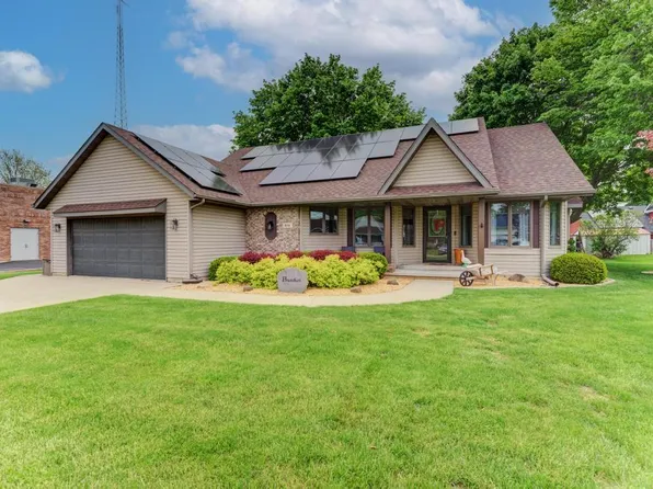 104 N Cedar St, Gardner, IL 60424