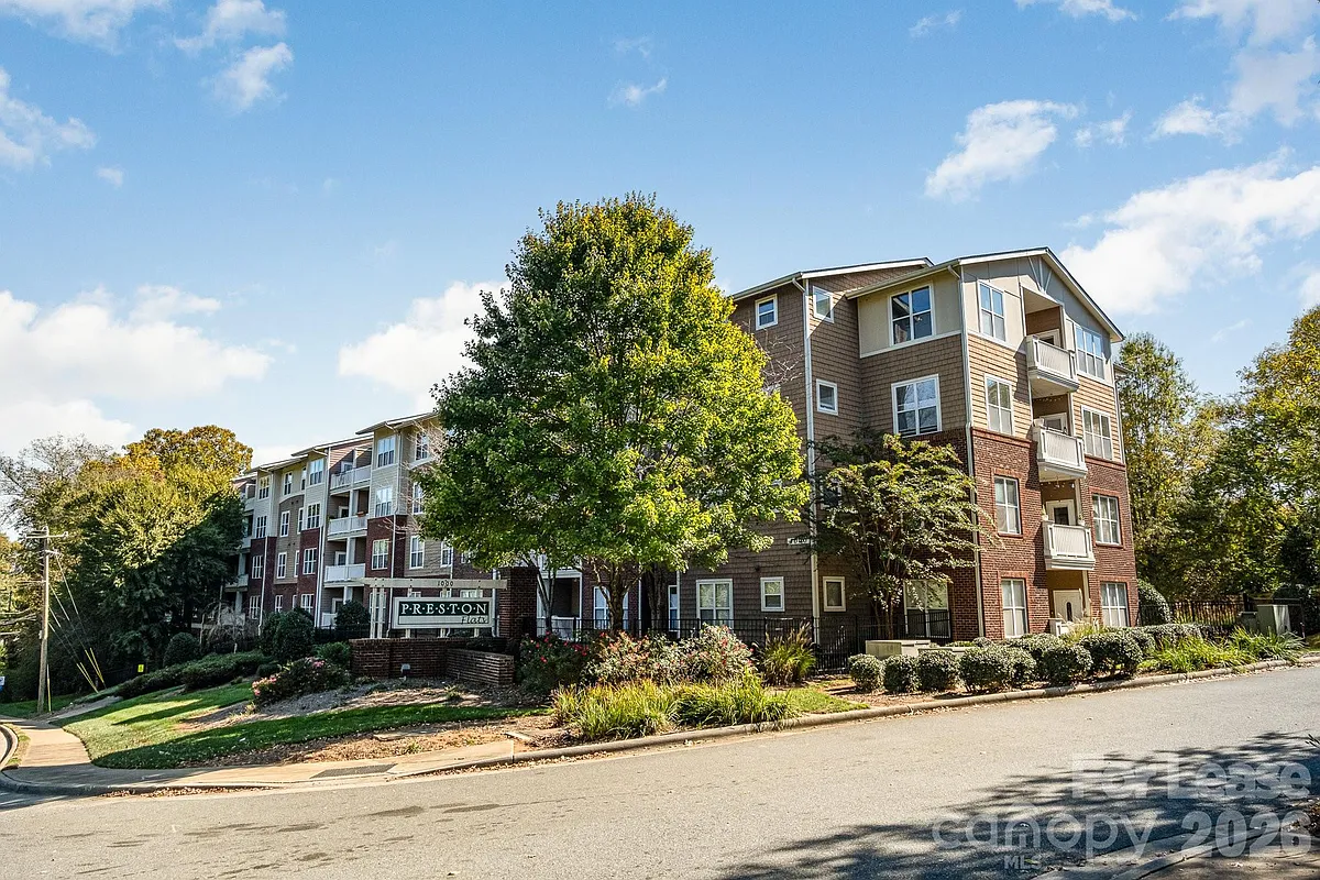 Building Photo - 1000 E Woodlawn Rd #201