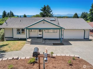 3525 Harbel Dr, Bremerton, WA 98310