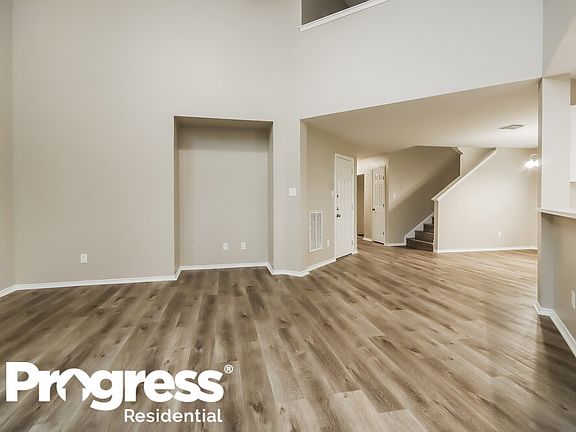 4th image of 12807 Magenta Oaks Dr