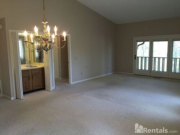 3rd image of 101 Chinquapin Oak Ln