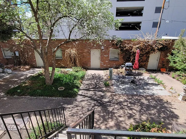 2215 Glenarm Pl — Photo 37