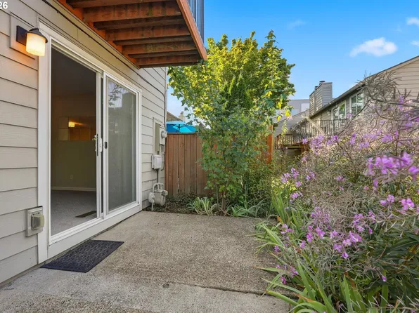 10900 SW 76th Pl, Portland, OR 97223