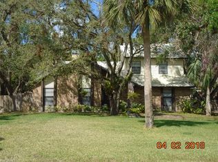 250 Davis St, Labelle, FL 33935