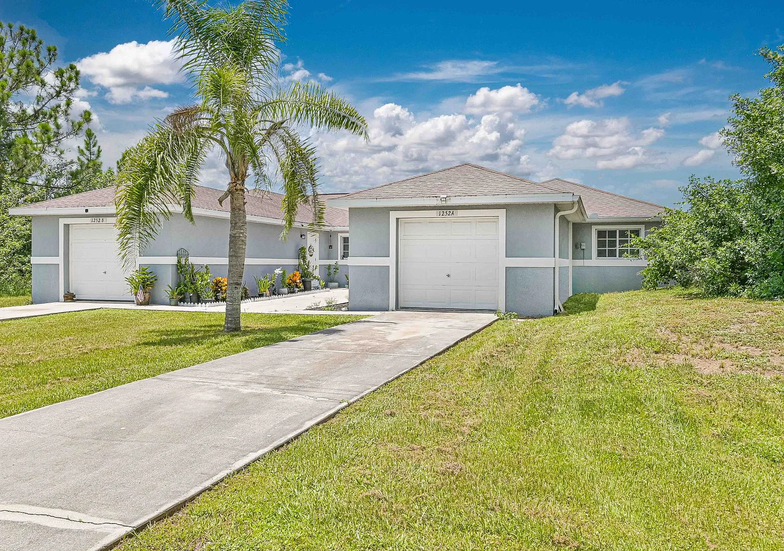 Well Maintained Duplex in Lehigh with 1 Car Garage! — Photo 1