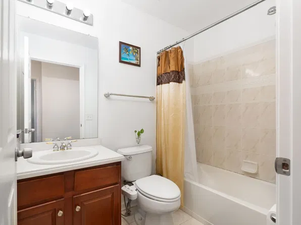 61 Lee Ct, Jersey City, NJ 07305