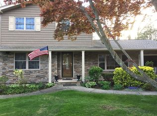 72 Juniper Ave, Ronkonkoma, NY 11779