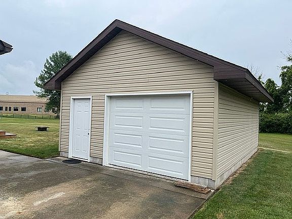 3rd image of 679 Van Wormer Rd