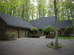2031 Greenbriar Ter, Harbor Springs, MI 49740