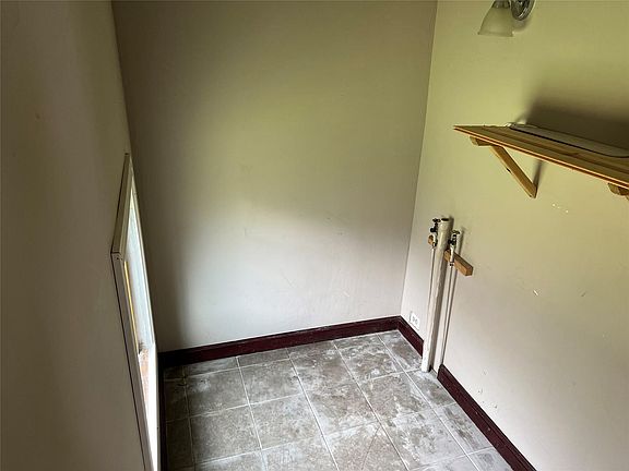 5th image of 1140 S Dekalb St