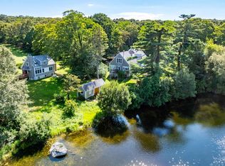 420 Lamberts Cove Rd, West Tisbury, MA 02575