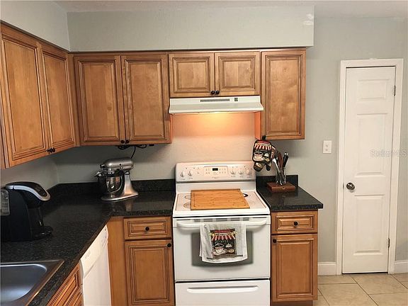 5th image of 1308 E 33rd Ave