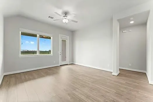 724 Lake Lacosta Dr — Photo 11