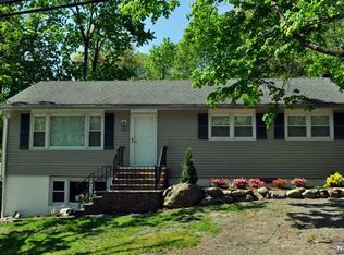 176 Yawpo Ave, Oakland, NJ 07436