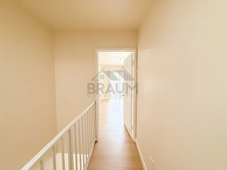7323 WINNETKA — Photo 23