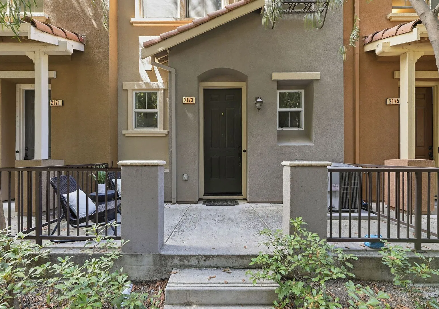 3BD/3BA - North San Jose Townhome, Two Primary Suites, 2-Car Garage — Photo 1