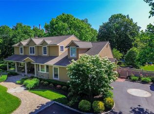 11 Schooner Rd, Northport, NY 11768