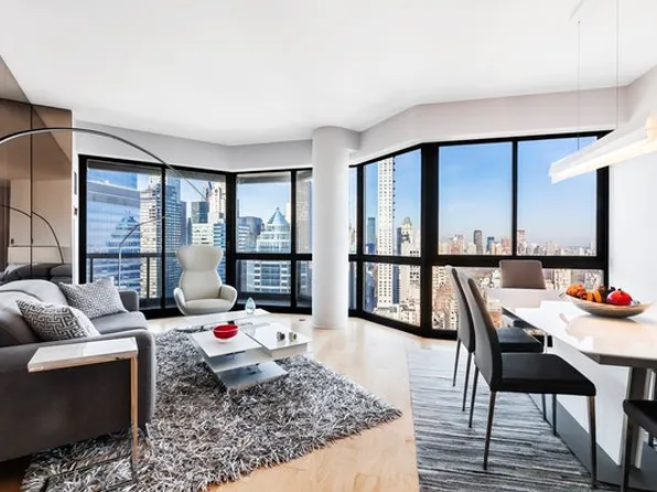 200 East 61st Street image 2 of 7