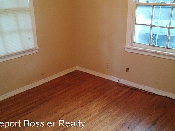 2nd image of 2644 Lakehurst Ave