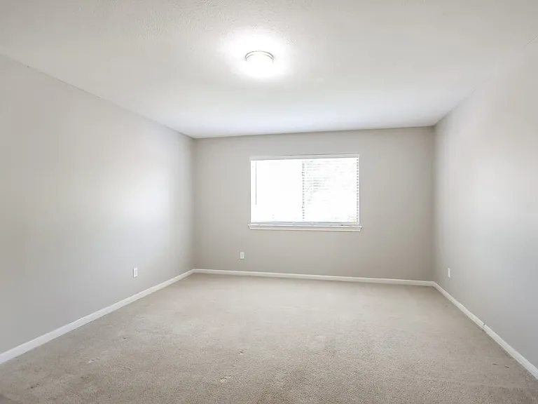 3102 Hickory Falls Dr — Photo 14