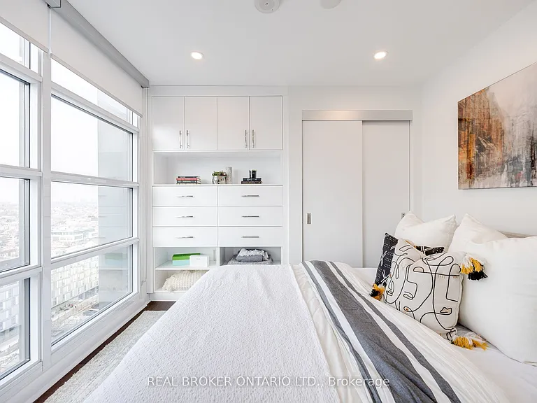 501 Adelaide St W #1308 — Photo 13