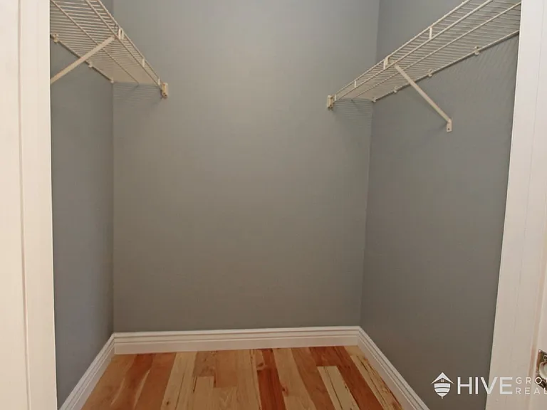 1041 Oak View Ct — Photo 12