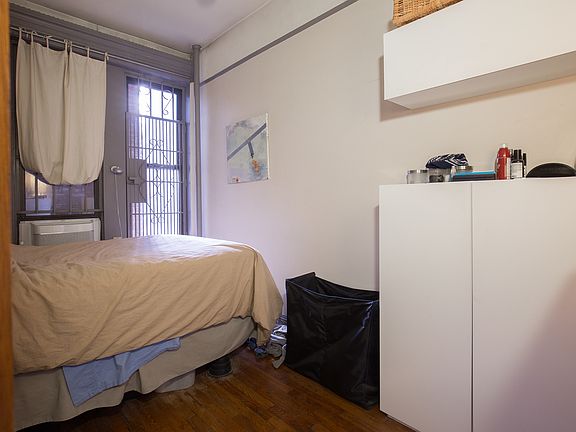4th image of 33 E 7th St Floor 2