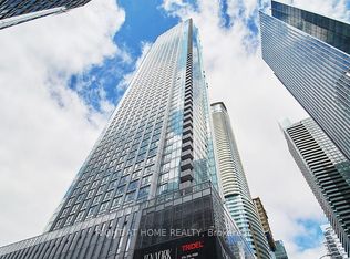 10 York St #3712, Toronto, ON M5J 0E1