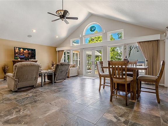 5th image of 401 Timbercreek Dr N