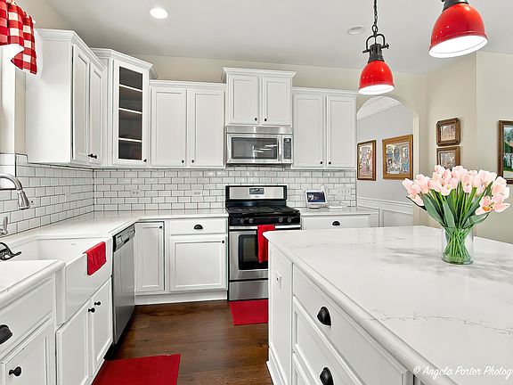 3rd image of 13415 Meadowlark Ln