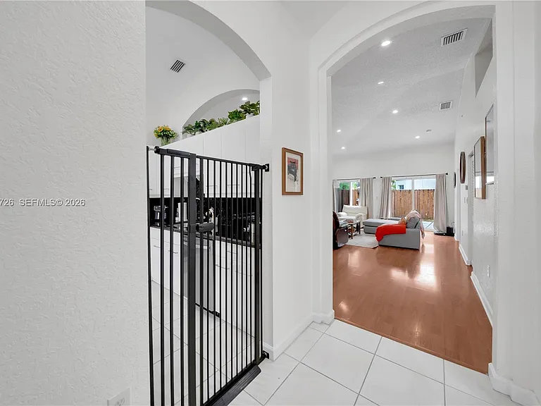 16220 SW 101st Ter — Photo 4