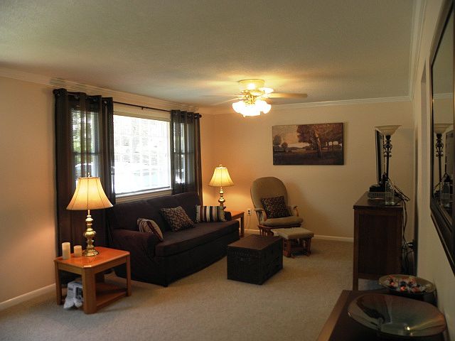 Spacious Livingroom