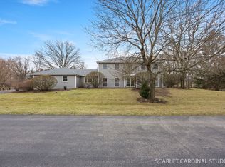 29W509 Point Oak Dr, Warrenville, IL 60555