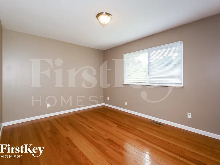 13825 Invicta Dr — Photo 10