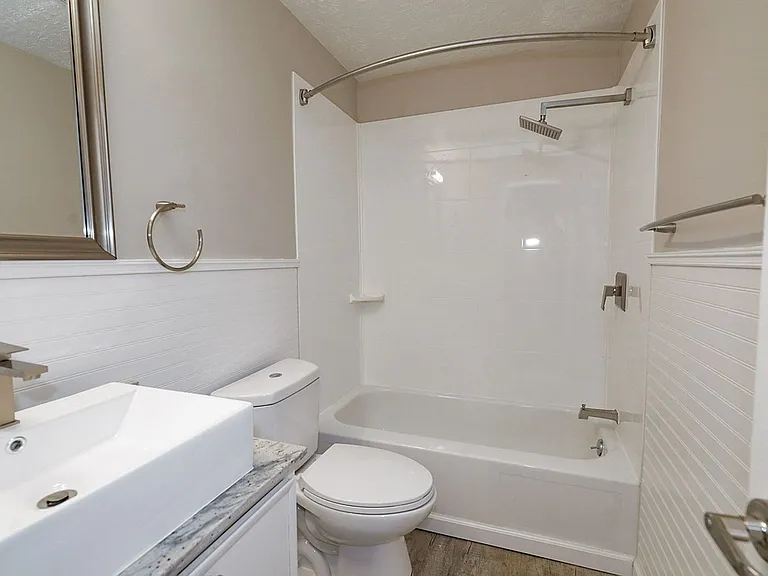 The Evalee Apartments — Photo 22