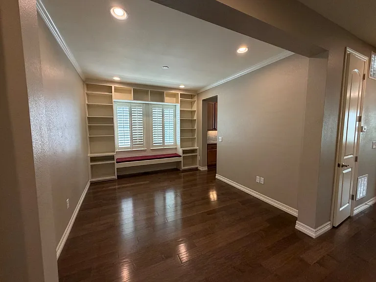 16558 Prospect Ln — Photo 9
